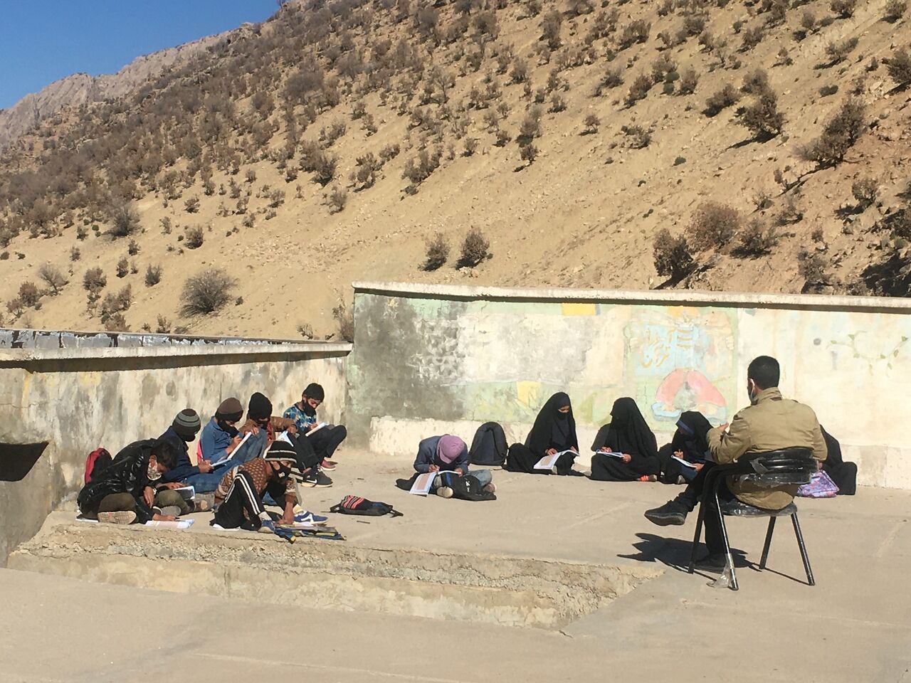 امتحانات دانش اموزان عشایر کهگیلویه و بویراحمد حضوری برگزار
می شود