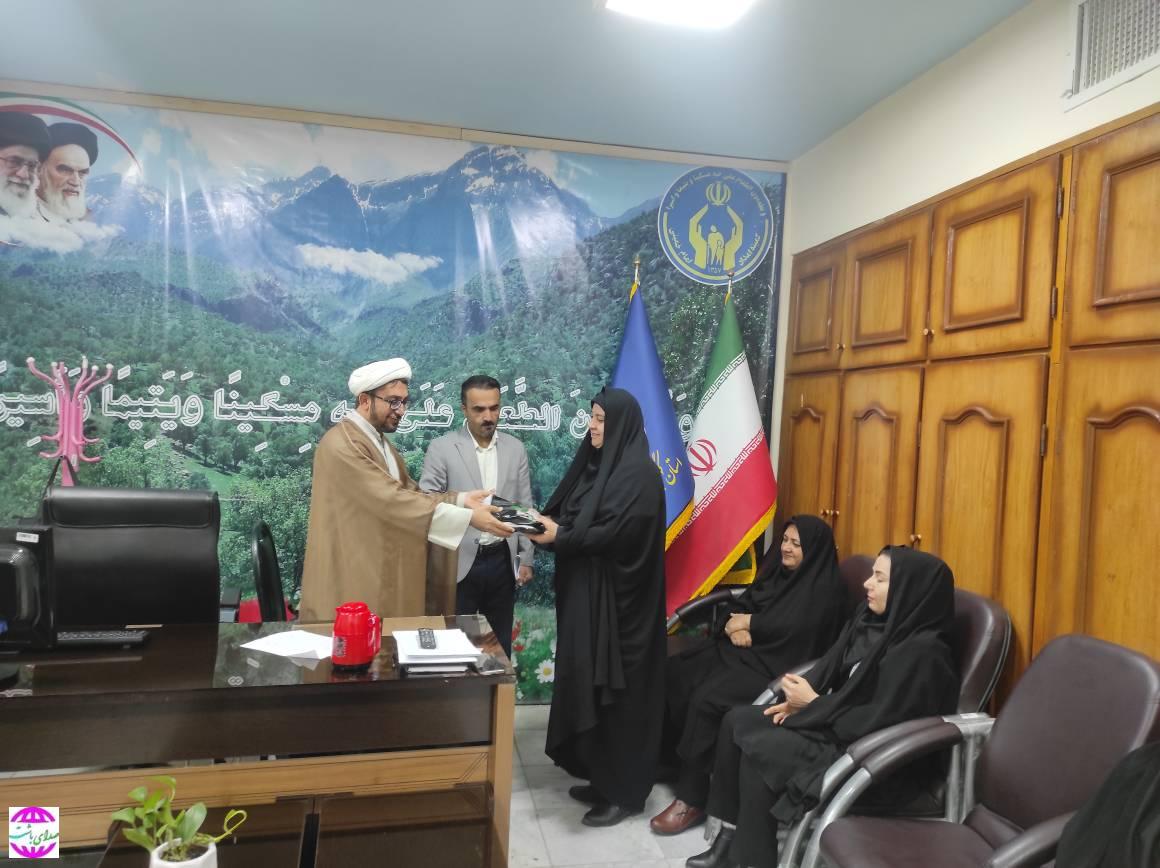 معاون کمیته امداد امام خمینی شهرستان باشت از تقدیر بانوان شاغل در این اداره خبرداد.