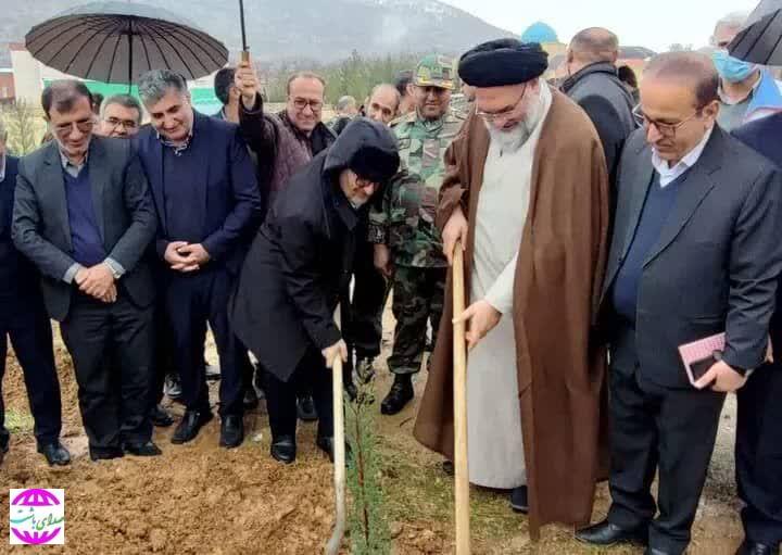 آیین درختکاری و گرامیداشت هفته منابع طبیعی با حضور استاندار کهگیلویه‌ و ‌بویراحمد و نماینده ولی فقیه در استان برگزار