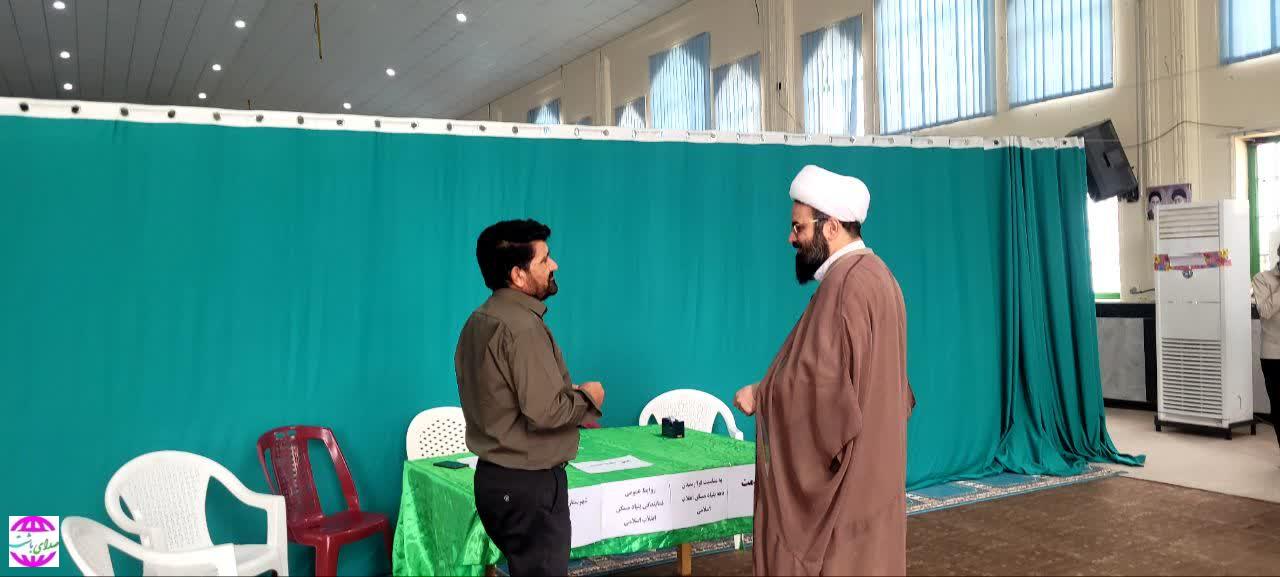 میز خدمت بنیاد مسکن باشت برای پاسخگویی به مردم برپا شد+تصاویر