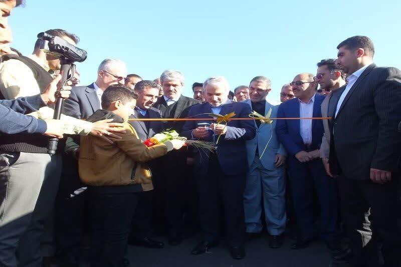 ۴۰۰کیلومتر بزرگراه در کشور بهره برداری می شود.
