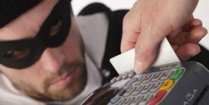 دستگیری یک کلاهبردار در شهرستان کهگیلویه/جزئیات