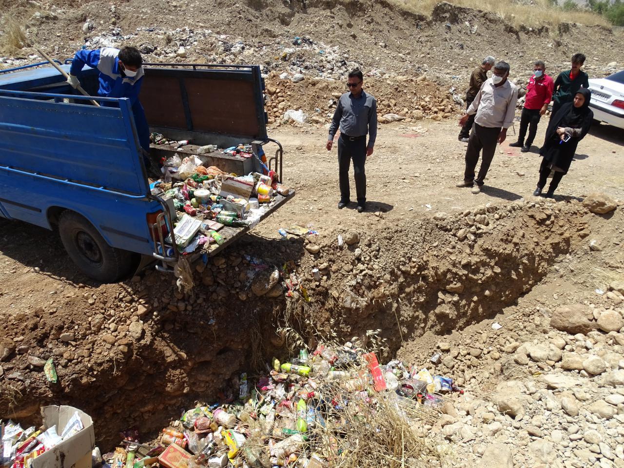 چهارتن کالای تاریخ مصرف گذشته در باشت امحا شد.