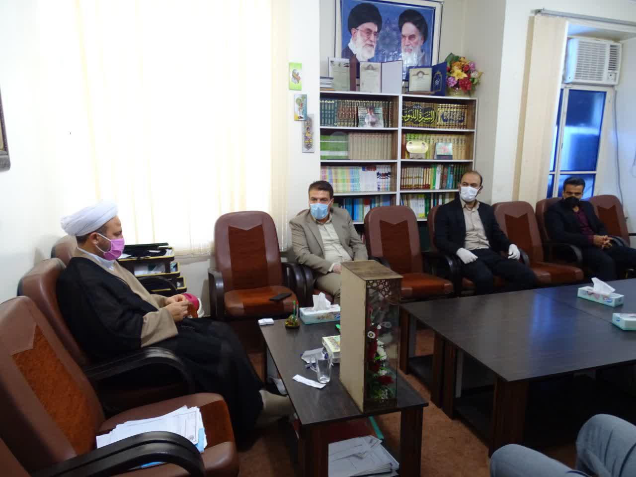 دیدار رئیس و کارکنان تأمین اجتماعی شهرستان باشت با امام جمعه+عکس