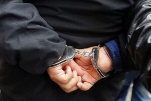 دستگیری سارق محتویات خودرو با اعتراف به ۱۷ فقره سرقت در گچساران