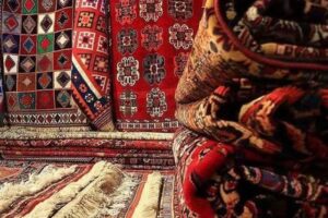 صنایع دستی و فرش دستباف کهگیلویه و بویراحمد ظرفیت توسعه بازار در سطح ملی را دارند.