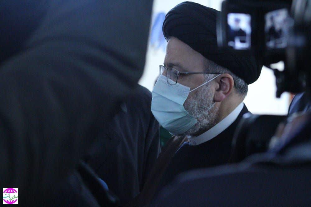 بازدید آیت الله رئیسی از مناطق زلزله زده سی‌سخت و ابراز همدردی با زلزله زدگان