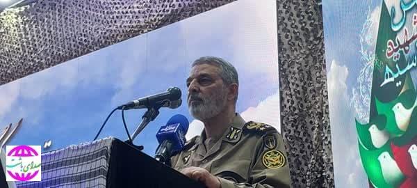فرمانده کل ارتش: هر تهدیدی علیه ایران پاسخی شدید در پی دارد.