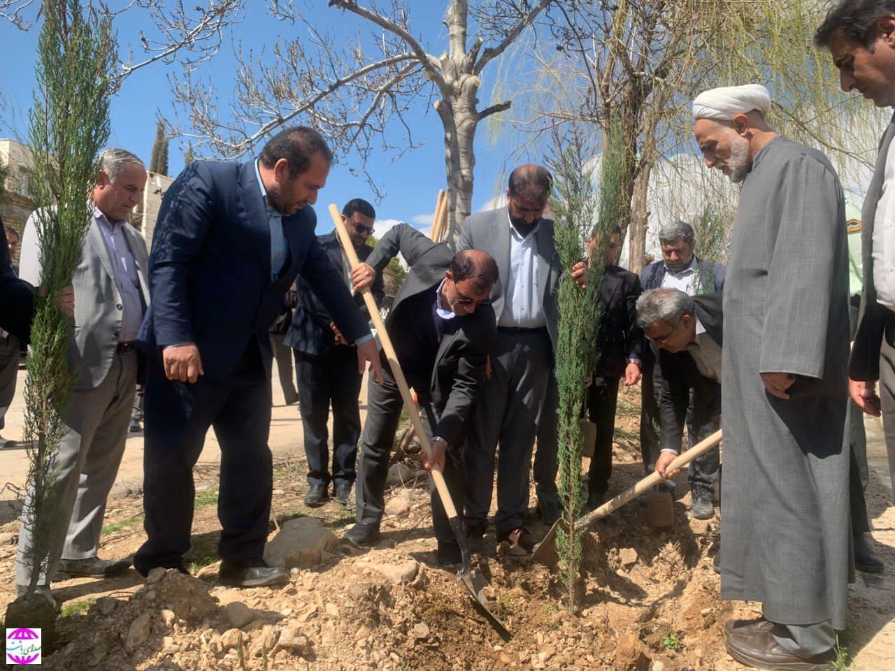 درختکاری در کهگیلویه و بویراحمد به سازمان قضایی نیروهای مسلح رسید