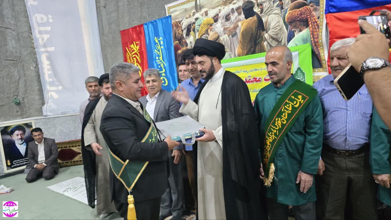 تجلیل از مدیران و خادمان آستان مقدس امامزاده‌ سلطان محمود شاه( ع) روستای سرتنگ بیدک شهرستان باشت /عکس