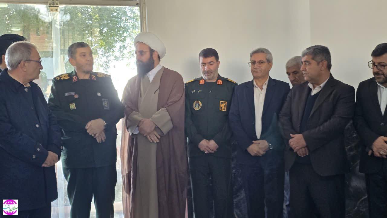 غبارروبی گلزار شهدا با حضور مسؤل  قرارگاه محرومیت‌زدایی سپاه پاسداران انقلاب اسلامی در باشت