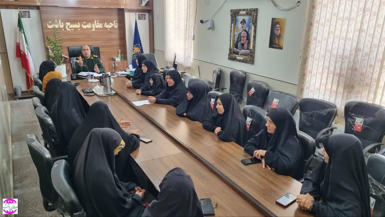 دیدار گروه جهادی فانوس‌های بی‌نشان واحد خواهران باشت با فرمانده جدید ناحیه مقاومت بسیج؛ هم‌افزایی برای حل مشکلات مردم