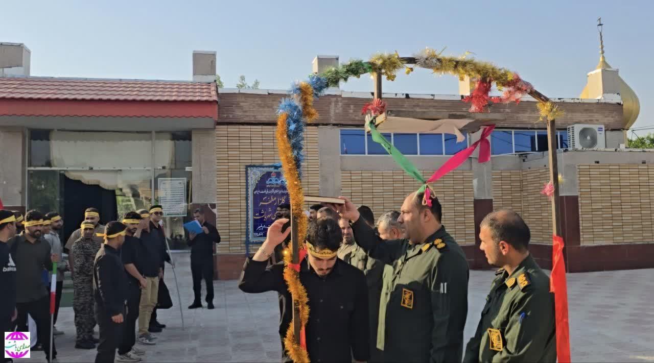 کاروان زائران باشت برای وداع با پیکر امام شهید راهی تهران شد