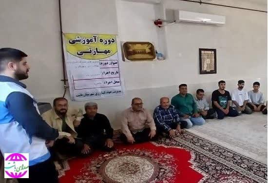 به همت دامپزشکی و جهادکشاورزی محقق گردید:  ارتقاء سطح آگاهی دامداران با آموزش کنترل بیماری‌های مشترک در روستای چال‌موره باشت