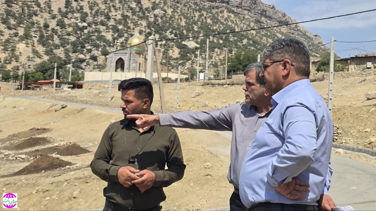 فرماندار باشت در بازدید از پروژه اصلاح شبکه برق روستای سرتنگ بیدک علیا تأکید کرد: تکمیل پروژه بهینه‌سازی شبکه برق شهرستان تا پایان سال ۱۴۰۵