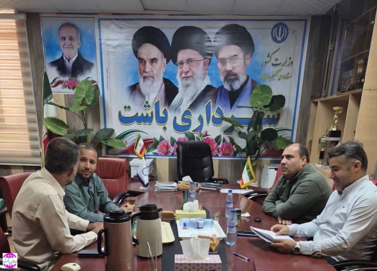 نشست هماهنگی فرمانده ناحیه مقاومت بسیج و شهردار باشت در راستای ارتقای تعاملات فرهنگی و زیباسازی شهری