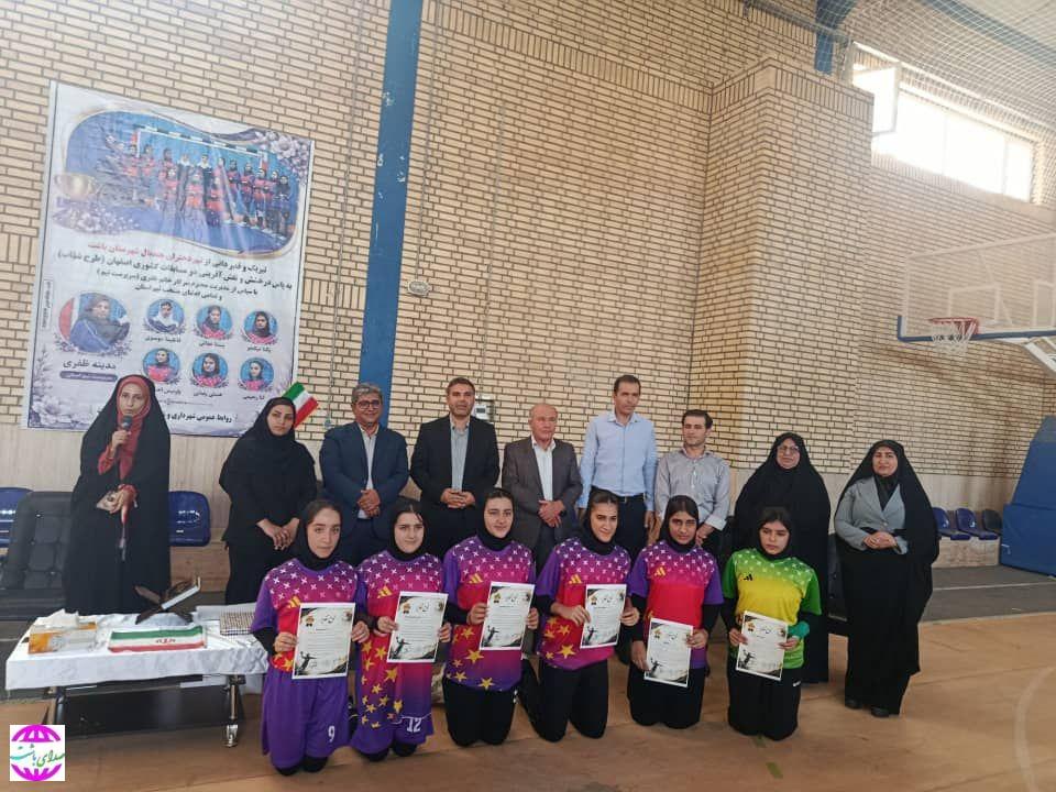 با حضور فرماندار شهرستان باشت صورت گرفت: تجلیل از دختران هندبال شهرستان باشت در مسابقات کشوری طرح شهاب