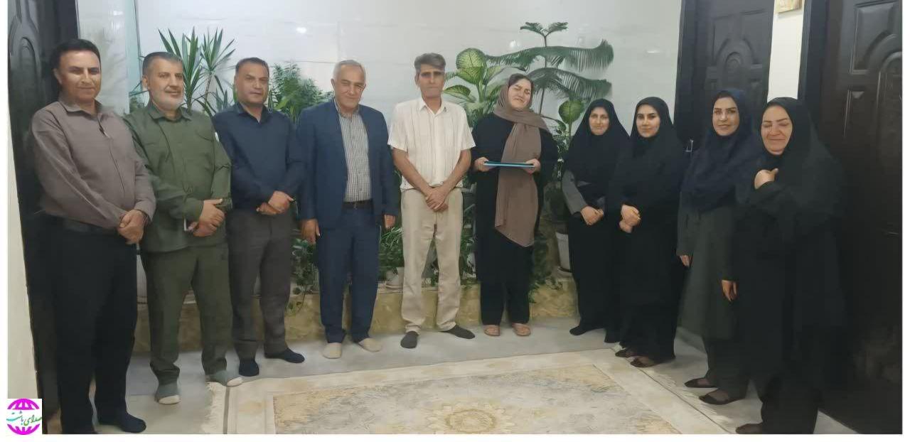 دیدار مسئول کانون بسیج ادارات شهرستان باشت با خانواده رزمنده هشت سال دفاع مقدس