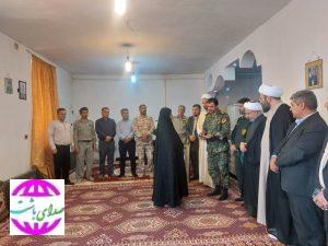 دیدار امام جمعه، فرماندار و مسئولان شهرستان باشت با خانواده شهید روح‌الله درخوش
