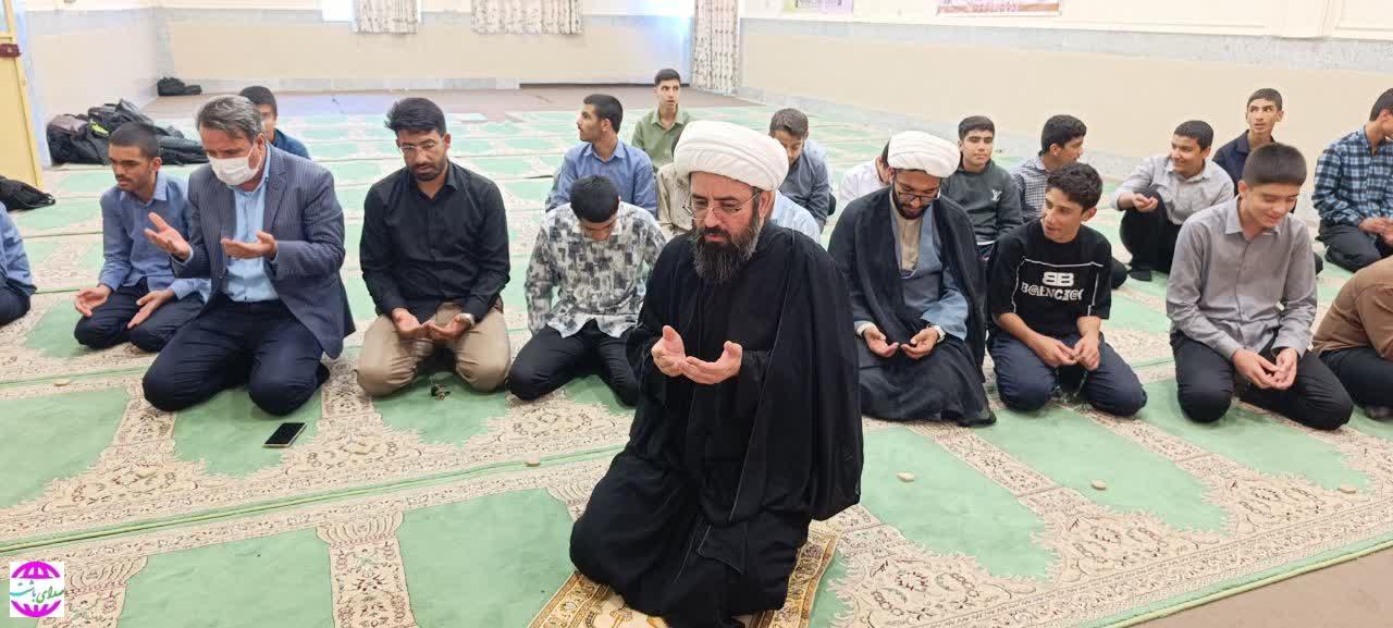 بازدید صمیمانه امام جمعه باشت از مدرسه شبانه‌روزی امام صادق(ع)؛ تأکید بر توجه به دغدغه‌های فرهنگی و آموزشی دانش‌آموزان