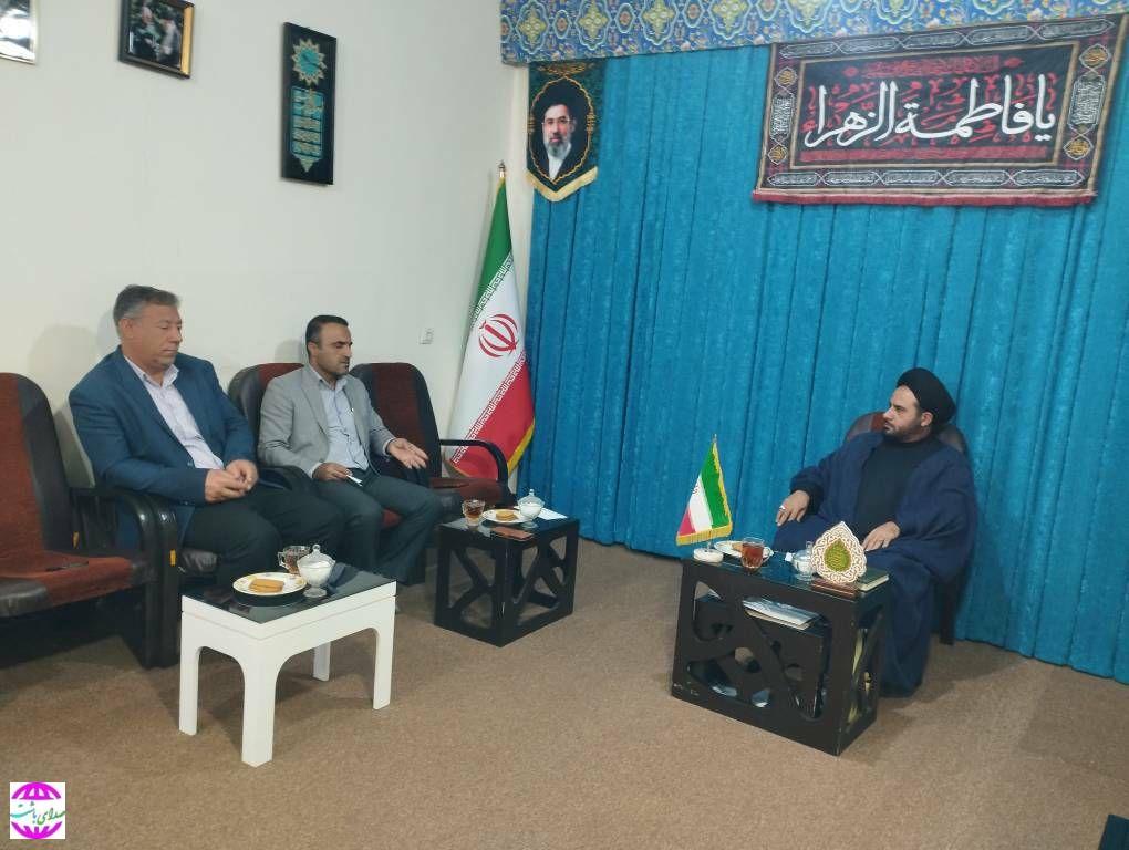 دیدار رئیس کمیته امداد گچساران با امام جمعه  شهرستان گچساران؛ تاکید بر لزوم هم‌افزایی مسئولیت اجتماعی نفت در محرومیت‌زدایی و مسکن مددجویان